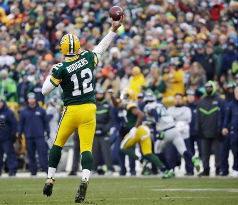 NFL: Pack is back, as Aaron Rodgers, Green Bay rout Seahawks 38-10 - The Salt Lake Tribune