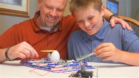 How to Make a Circuit - Electric Circuit Science Projects