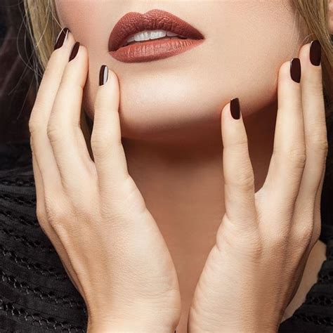 Match your nail color with the color of your lips. Featuring Studio Rapid Dry Lasting Color No ...