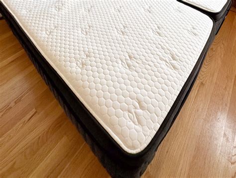 6 Weeks on a Titan Mattress: A Big Guy's Review | Chubstr