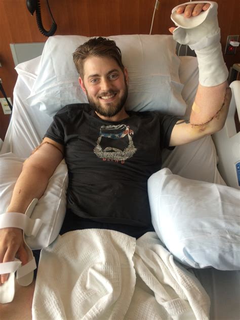 Retired Marine recovers after double arm transplant – Metro US