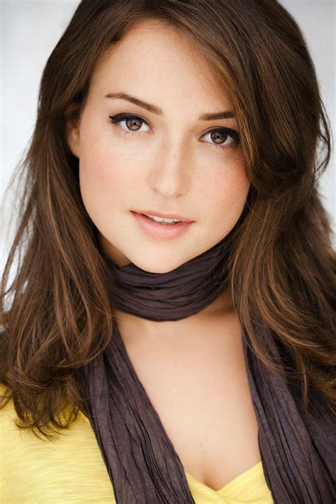 Pictures of Beautiful Women: Actress Milana Vayntrub