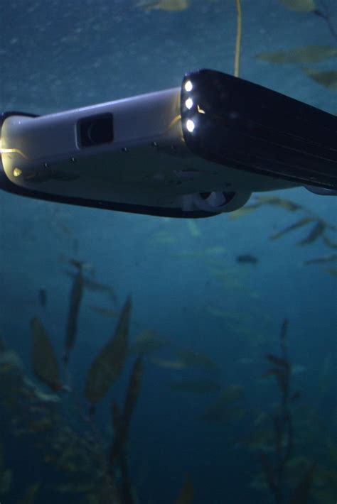 This Underwater Drone Could Let You Explore The Ocean | Underwater drone, Drone design, Underwater