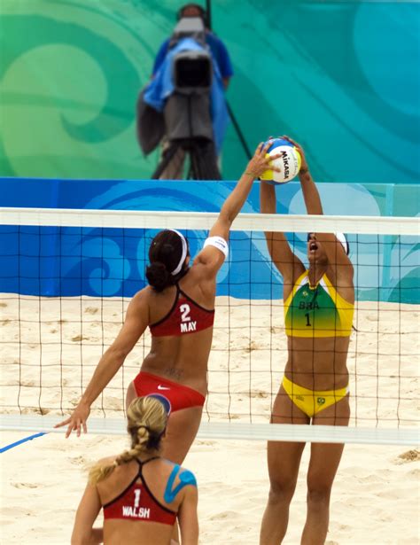 File:Beach volley at the Beijing Olympics - USA v. Brazil.jpg ...