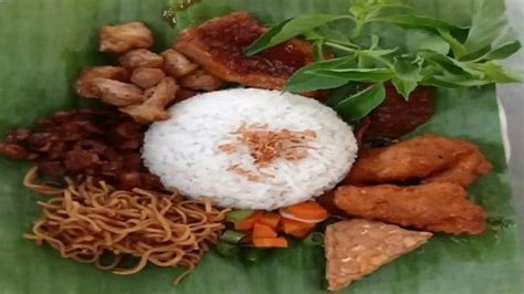 10 Nasi Pecel di Surabaya Cuma 50 Ribuan