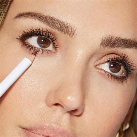 How to Choose Your Eyeliner: Pencil vs Liquid Eyeliner | Honest