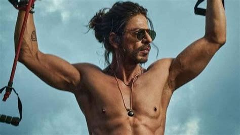 How to get 8-pack abs like SRK in a healthy way; fitness experts offer ...