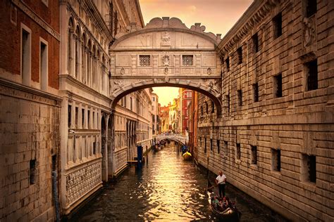 Bridge of sighs, Venice, Italy