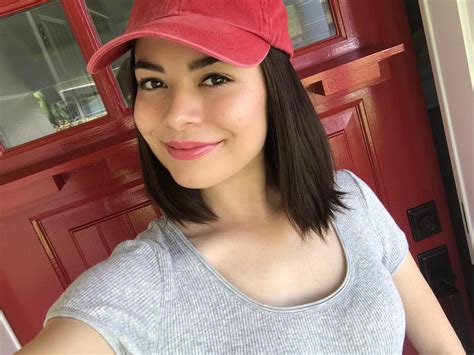 Selfie : r/MirandaCosgrove