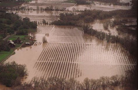 Russian River flooding photos across time