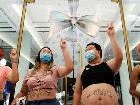 Crop Top Protest Thailand| Thai activists don crop-tops to protest ...