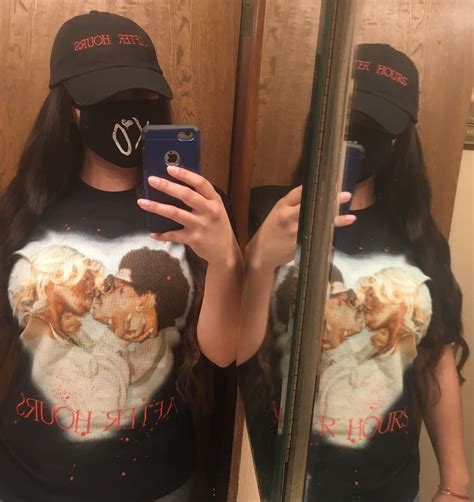 My merch finally came! : TheWeeknd