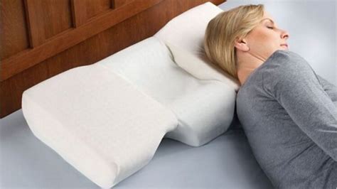 7 Tips for Finding the Best Pillow for Your Posture - The Frisky