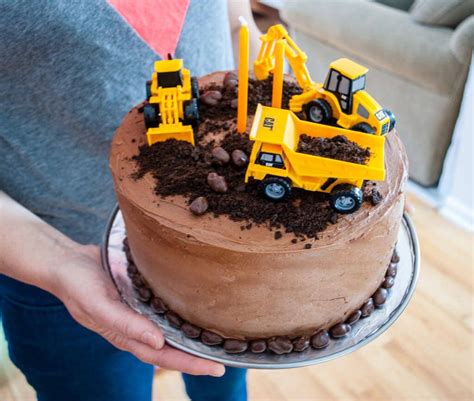 Easy Construction Birthday Cake | Construction birthday cake, Construction cake, Diy birthday cake