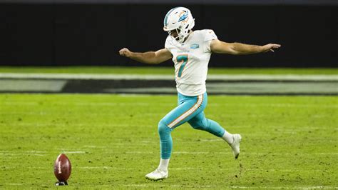 Dolphins sign All-Pro kicker Jason Sanders to five-year, $22M extension through 2026