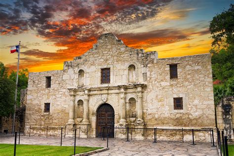 Things You Need to Know Before Visiting the Alamo Mission in San Antonio, Texas