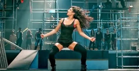 Dhoom 3 Katrina Kaif Kamli Full Video Song HD - LazyDyude