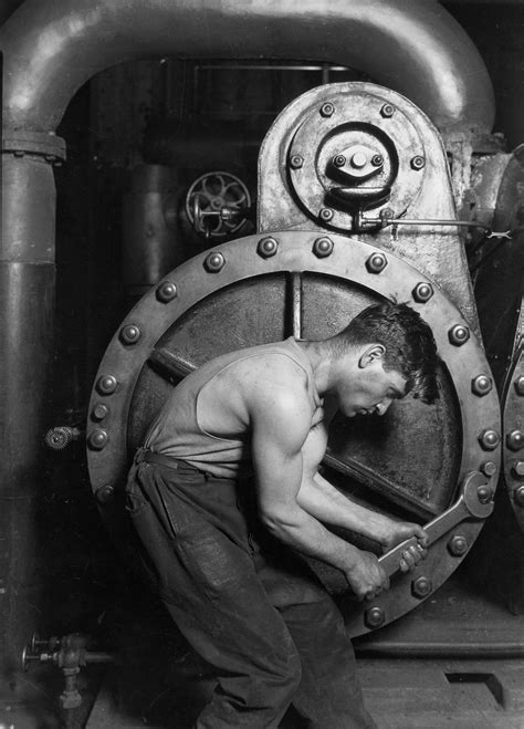 File:Lewis Hine Power house mechanic working on steam pump.jpg - Wikipedia