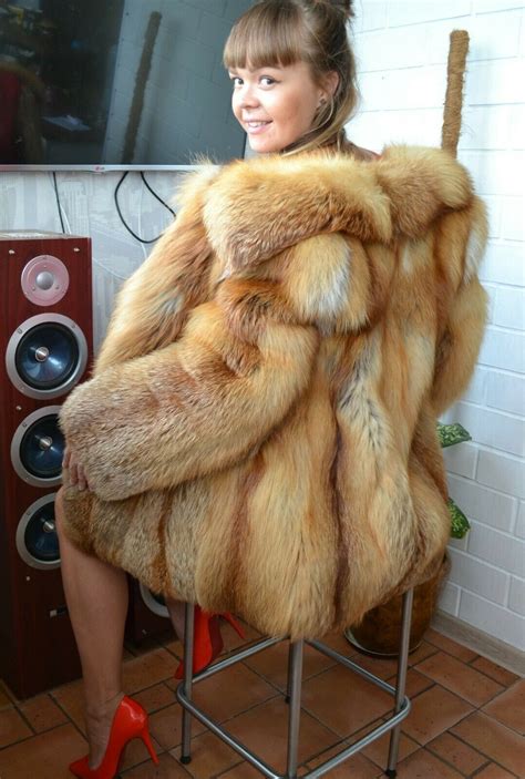 Fox Fur Jacket, Fox Fur Coat, Red Jacket, Red Hood, Winter Coats Women ...