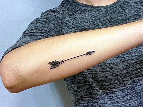 What does an arrow tattoo mean men?