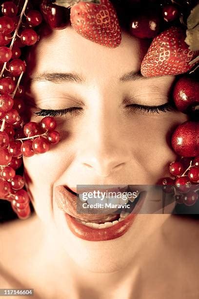 230 Grimace Facial Expression Stock Photos, High-Res Pictures, and Images - Getty Images