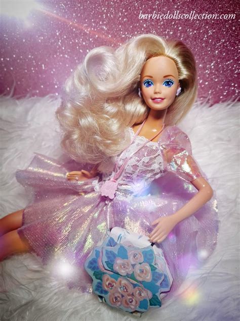 Gift Giving Barbie 1988 – My Barbie Dolls Collection