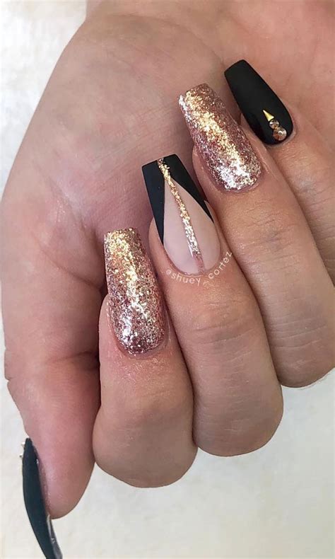 22 Trendy Fall Nail Design Ideas : Black and gold nails