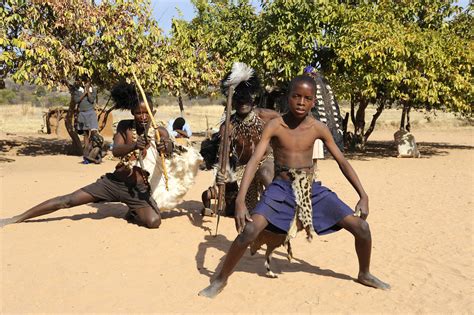 Ndebele Dance (4) | Matobo Hills | Pictures | Zimbabwe in Global-Geography