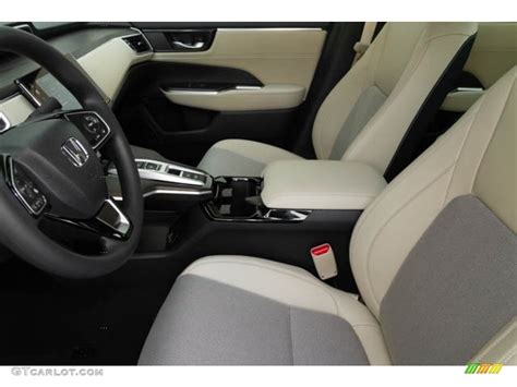 Beige Interior 2019 Honda Clarity Plug In Hybrid Photo #131638298 ...