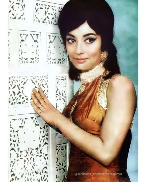 Secret Behind Famous 'Sadhana Cut' Hairstyle, Suggested By Her Husband, RK Nayyar