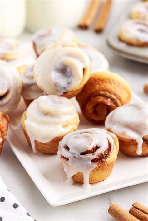 Mini Cinnamon Rolls - girl. Inspired.