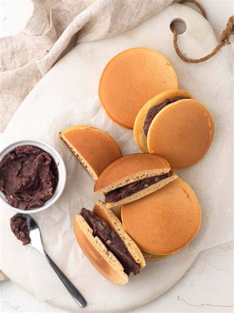 Dorayaki (Japanese Red Bean Pancake) - Catherine Zhang