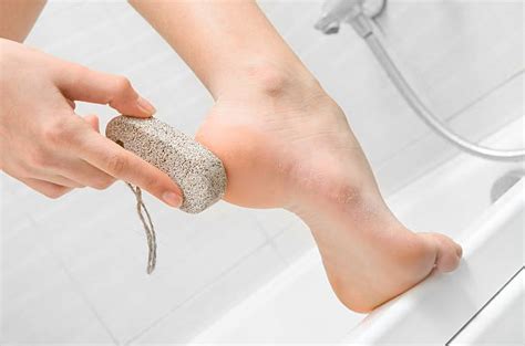 The Most Appropriate Way to Use a Pumice Stone For Feet - SomosalaMeda