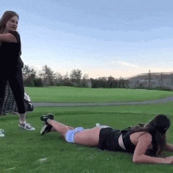 Hotties Are Still Hot When They Fail (16 gifs) - Izismile.com