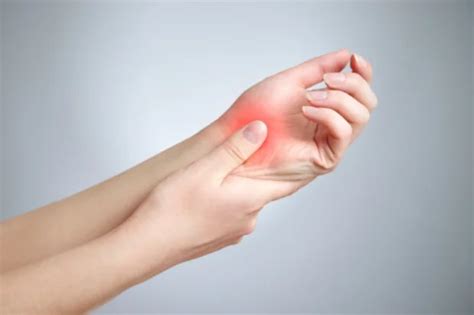 Thumb Joint Pain: Causes, Symptoms, and Relief