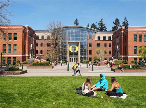 University of Oregon: #327 in Money's 2020-21 Best Colleges Ranking