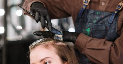 Woman at the Salon · Free Stock Photo