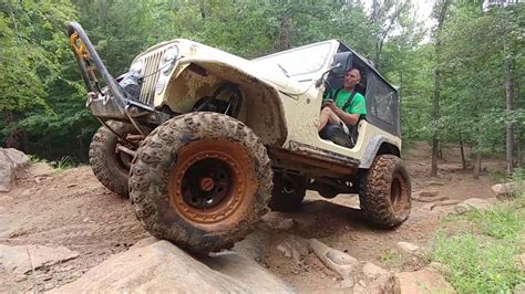 Happy Trails 4x4 - Off-Roading Highlights - YouTube