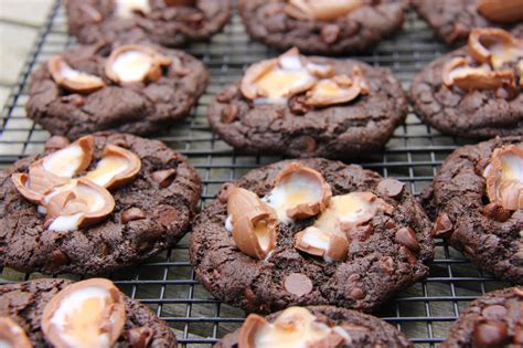 Passion for Baking: Creme Egg Cookies