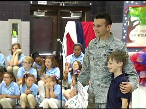 Little Oak Middle School presents Veterans Day Program - YouTube