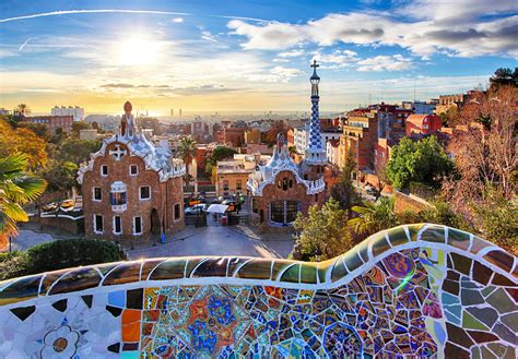 Vibrant Barcelona: 4K Ultra HD Cityscape Wallpaper