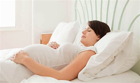 Pregnant women lying on their back may have more risk of stillbirth ...