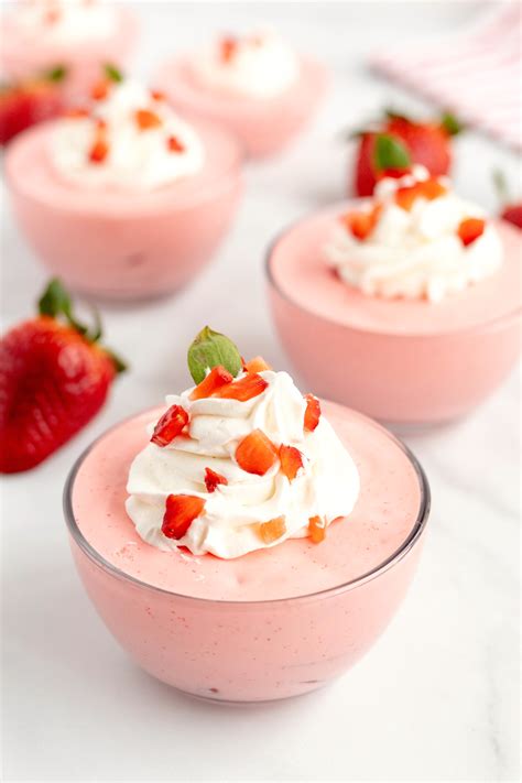 Strawberry Jello Mousse Cups - Bunny's Warm Oven