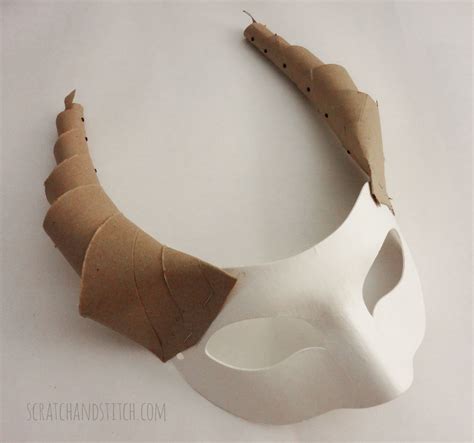 How to make a dragon mask by scratchandstitch.com | Scratch and Stitch