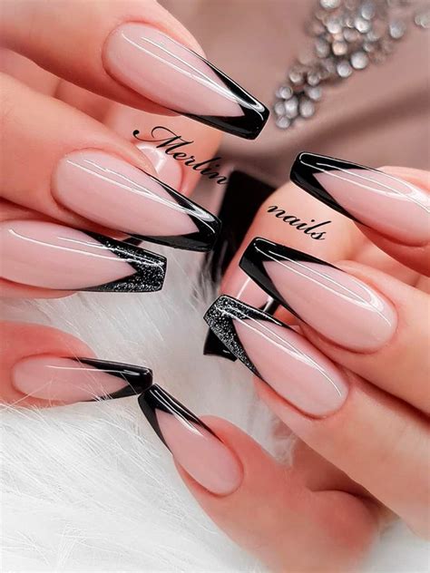 Gorgeous V French tips coffin shaped manicure with black tips and glitter on accent tip! #Fren ...