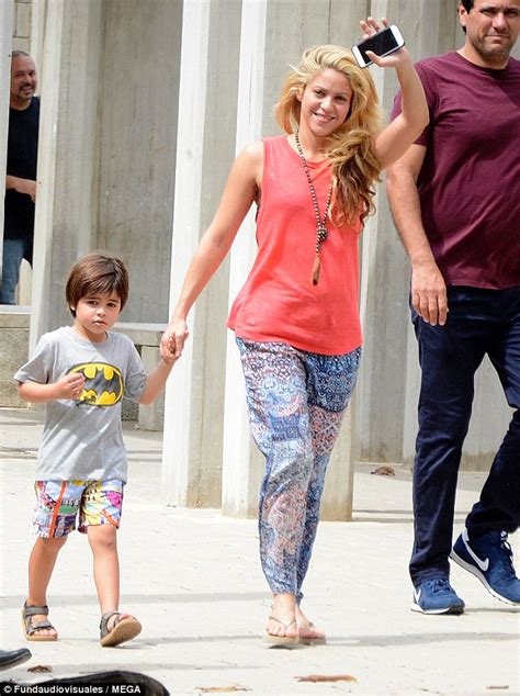 Shakira bids farewell to Colombia after first family holiday in her home country | Daily Mail Online