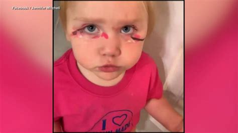 Video 2-year-old caught red-faced wearing makeup - ABC News