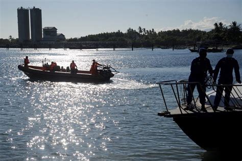 Indonesia to salvage submarine after deadly sinking disaster