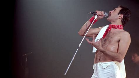 22. We Will Rock You - Queen Live in Montreal 1981 [1080p HD Blu-Ray Mux] - YouTube