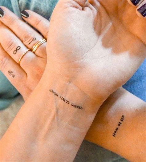 40 Tattoo Ideas with Meaning : Meaningful Tattoos on Wrists en 2023 ...